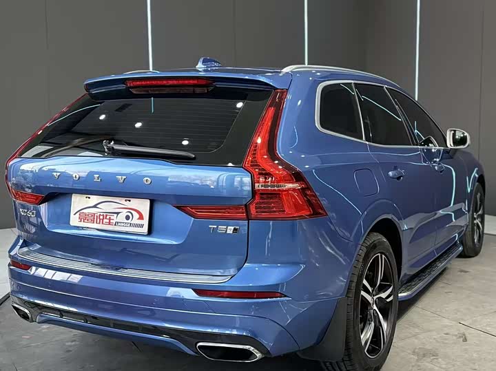 Volvo XC60 2019 T 5 4 WD V — фото 6