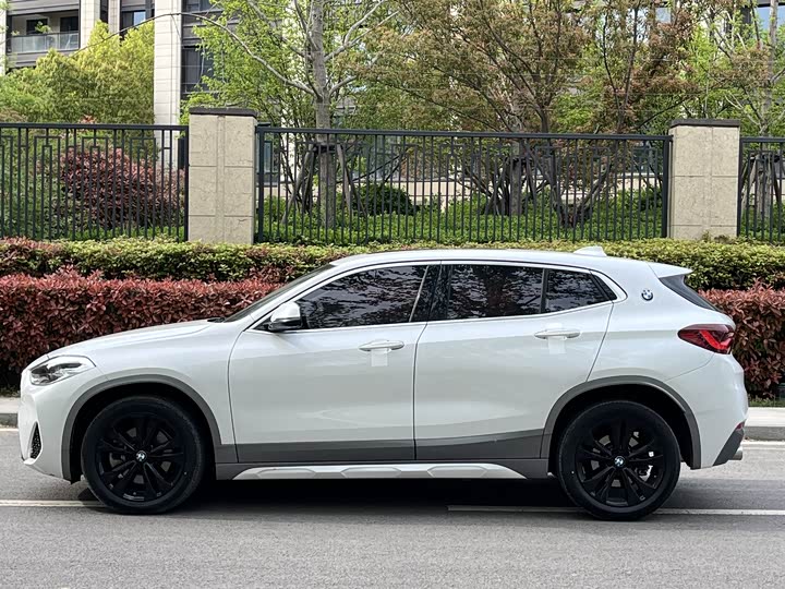 BMW X 2 2023 s Drive 25i M — фото 6