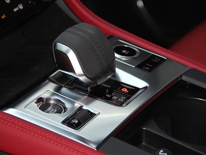 Jaguar F-PACE 2024 P 250 R-Dynamic SE — фото 21