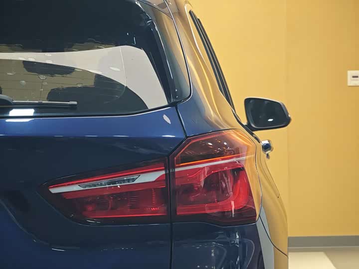 BMW X1 2019 s Drive 20 Li Leading — фото 27