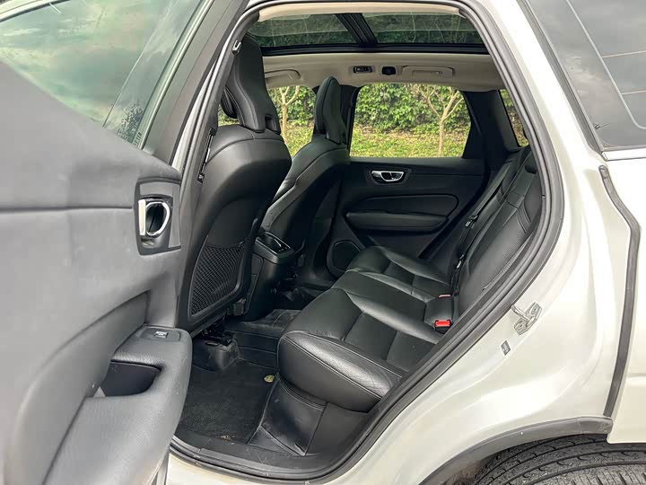 Volvo XC60 2020 T 5 4 WD — фото 10