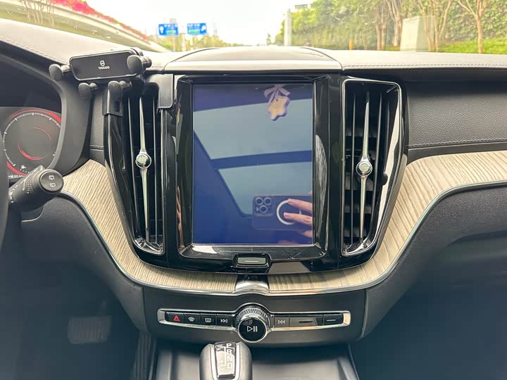 Volvo XC60 2020 T 5 4 WD — фото 17