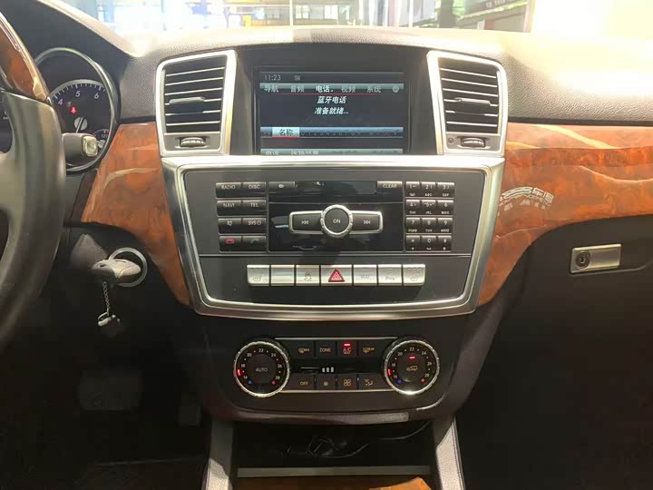 Mercedes-Benz M-Class 2015 ML 400 4 MATICLuxury — фото 12