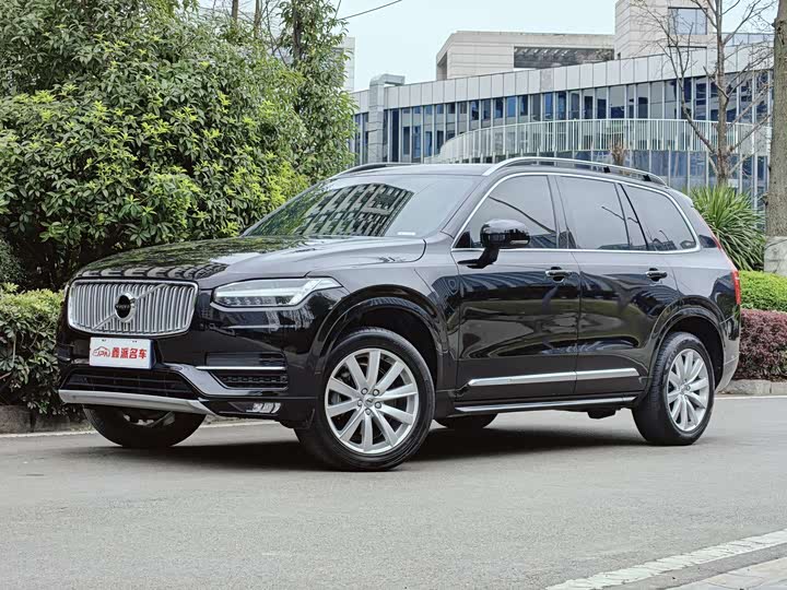 Volvo XC90 2018 T 5 — фото 1