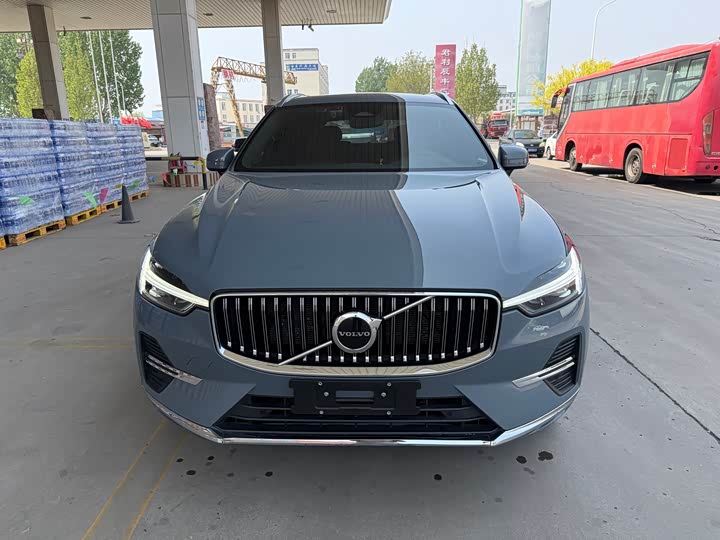 Volvo XC60 2023 B 5 4 WD — фото 2