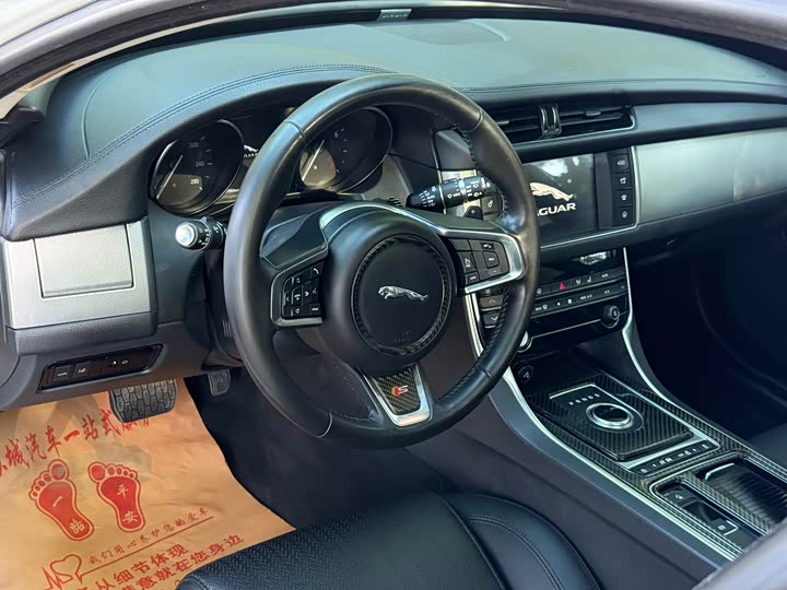 Jaguar XF 2018 XF Sportbrake 2.0 T 250 PS 2 WD — фото 18