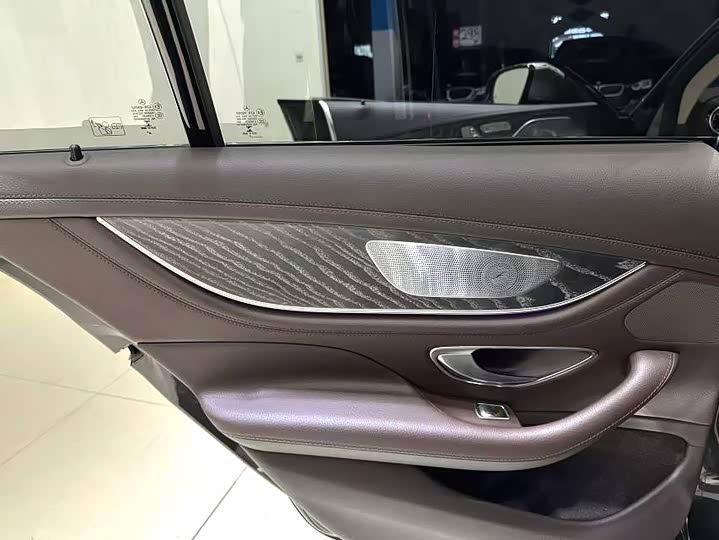 Mercedes-Benz CLS 2021 CLS 300 Luxury — фото 6