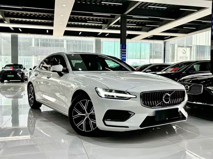 Volvo S60 2025 B 4 — фото 3