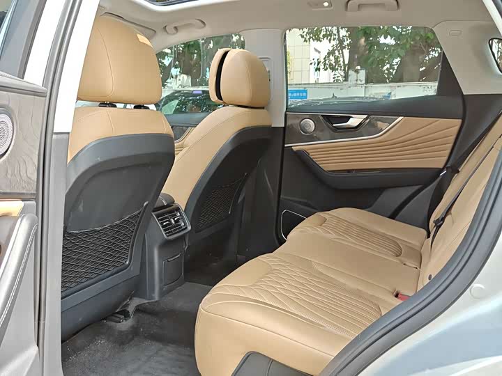 Hongqi HS5 2023 2.0 T 4 WD Pro — фото 10