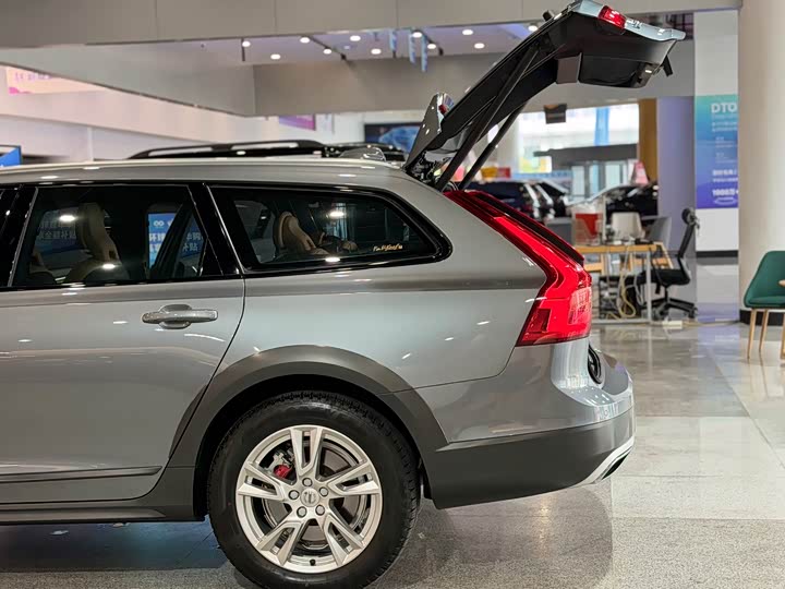 Volvo V90 2019 Cross Country T 5 AWD VI — фото 17