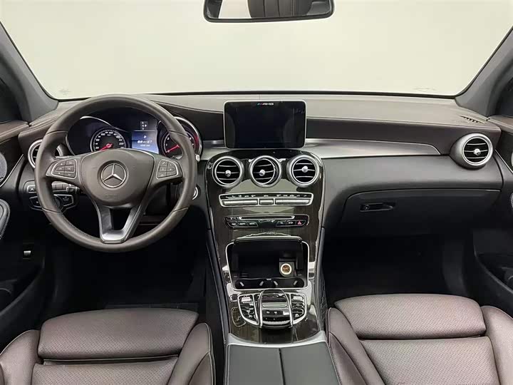 Mercedes-Benz GLC 2018 GLC 260 4 MATIC Luxury — фото 7