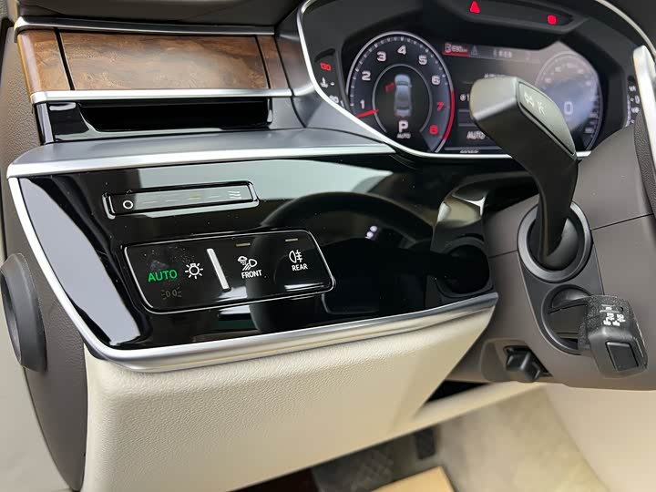 Audi A8 2019 Plus A 8 L 55 TFSI quattro Luxury — фото 5
