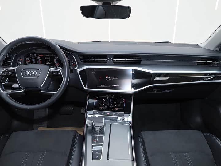 Audi A7L 2024 45 TFSI S-line — фото 16