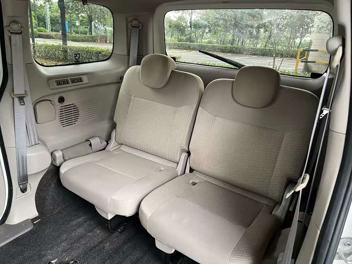 Nissan NV200 2016 1.6 L CVT — фото 9