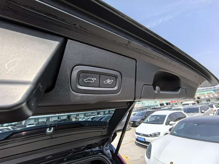 Volvo XC60 2023 B 5 4 WD — фото 21