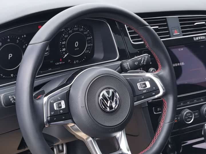 Volkswagen GTI 2019 2.0 TSI GTI V — фото 12