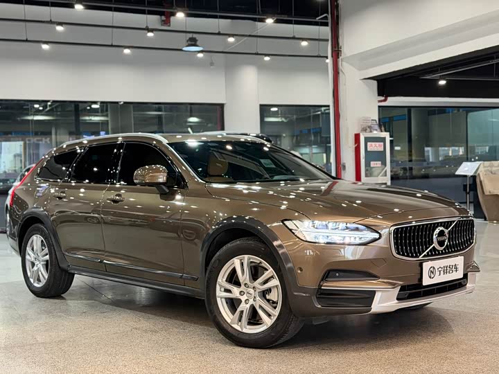 Volvo V90 2017 Cross Country T 5 AWD — фото 3