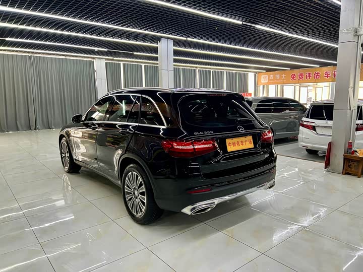 Mercedes-Benz GLC 2017 GLC 200 4 MATIC — фото 4
