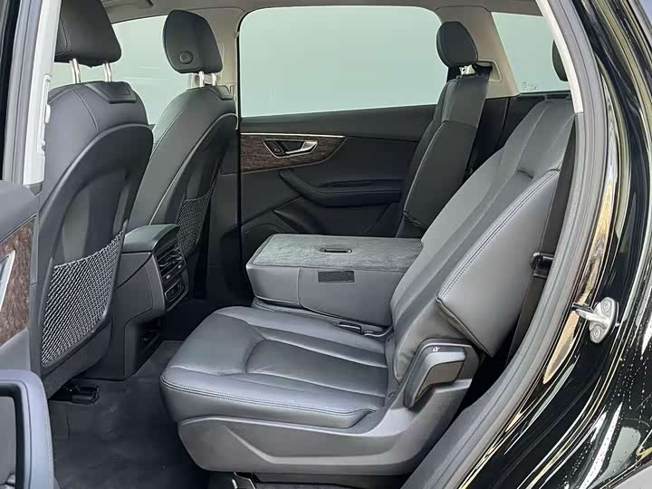 Audi Q7 2023 45 TFSI quattro S line Sport — фото 9