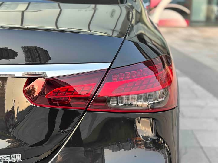 Mercedes-Benz E-Class 2022 E 300 L Luxury — фото 10