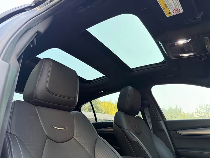 Cadillac CT — фото 13