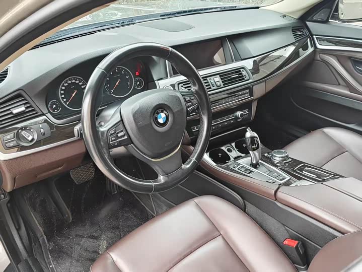 BMW 5 Series 525Li — фото 5