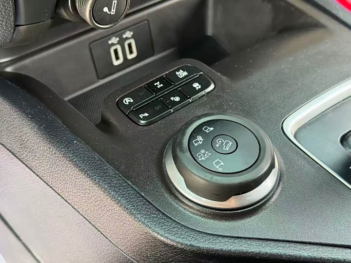 Ford Everest — фото 12