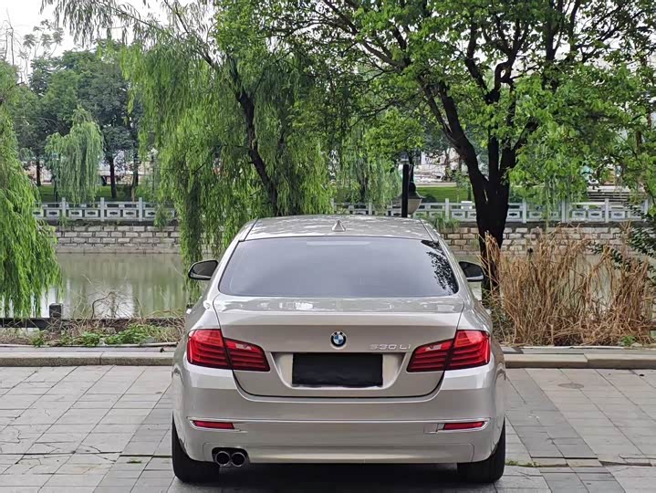 BMW 5 Series 525Li — фото 4