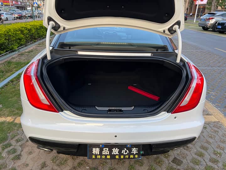 Jaguar XJ 2018 XJL 3.0 SC 2 WD — фото 16