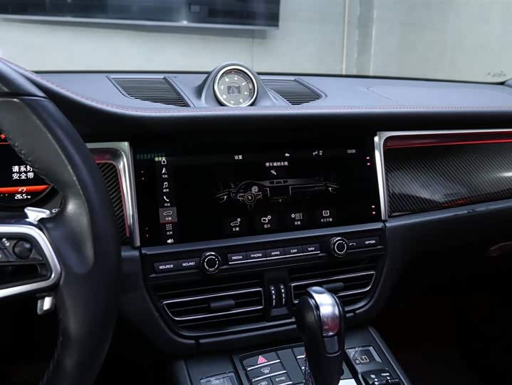 Porsche Macan 2020 Macan 2.0 T — фото 7