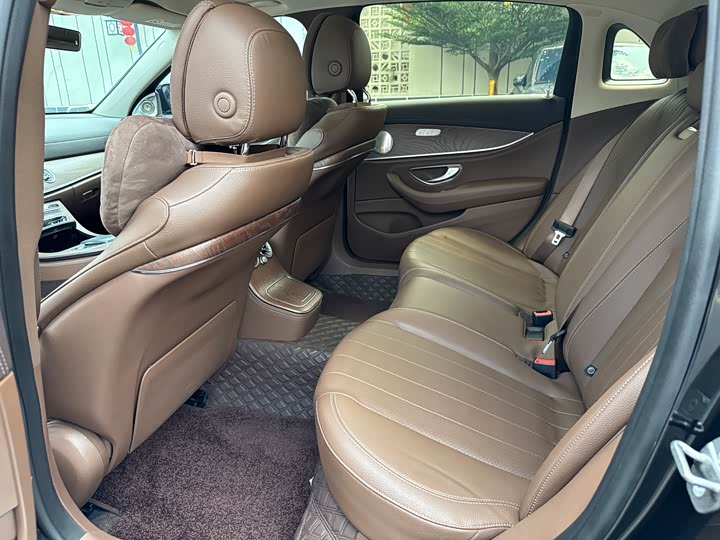 Mercedes-Benz E-Class 2022 E 260 L — фото 6