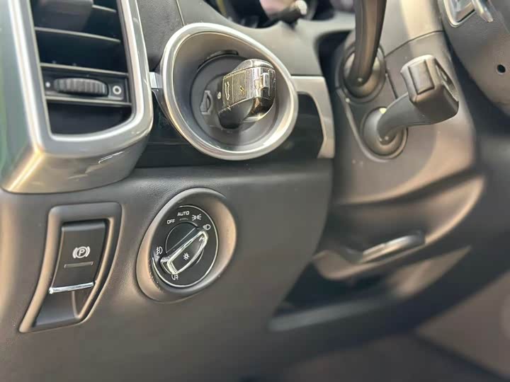 Porsche Cayenne 2015 Cayenne GTS 3.6 T — фото 16