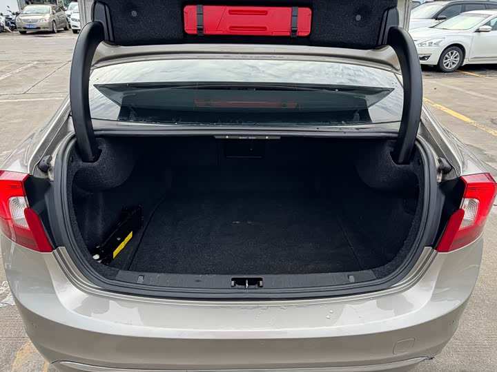 Volvo S60 2015 S 60 L 2.0 T — фото 11