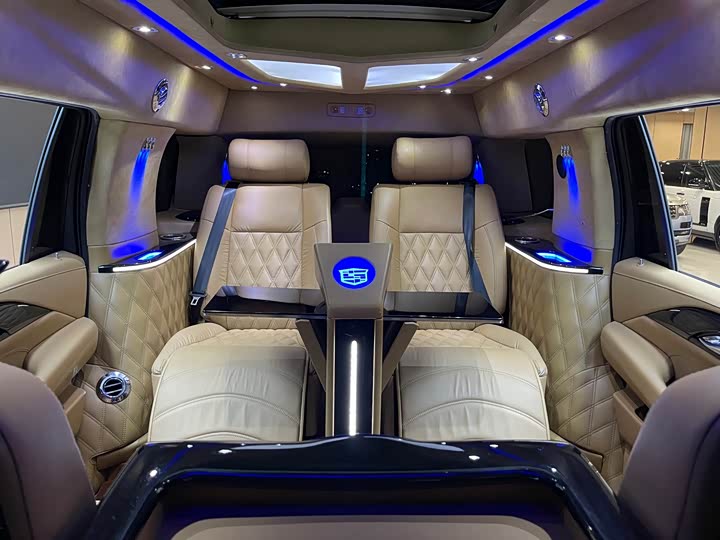 Cadillac ESCALADE 2017 6.2 L ESV — фото 14