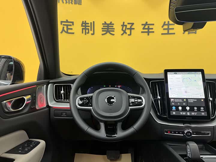 Volvo XC60 2026 B 5 4 WD — фото 8