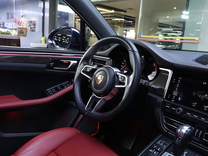 Porsche Macan 2020 Macan 2.0 T — фото 18