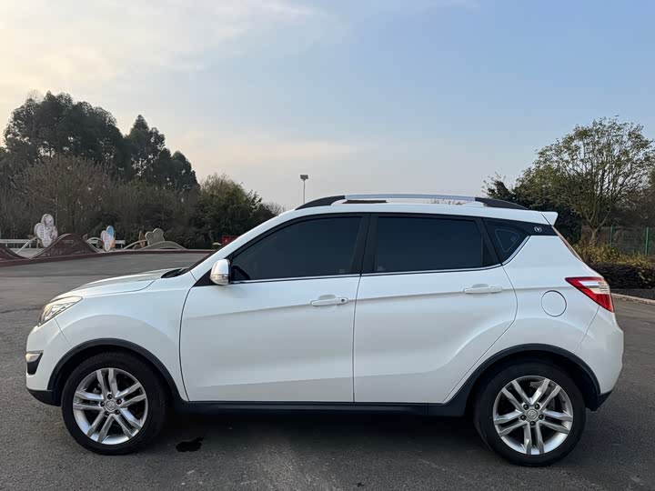 Changan CS35 2016 1.6 L ATLuxury V — фото 4