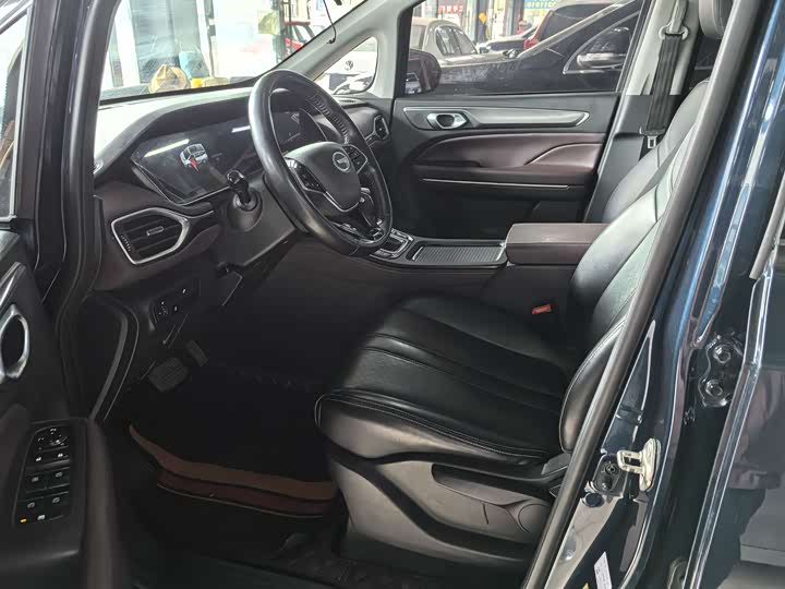 Trumpchi M6 2021 270 T DCT ( ) — фото 7