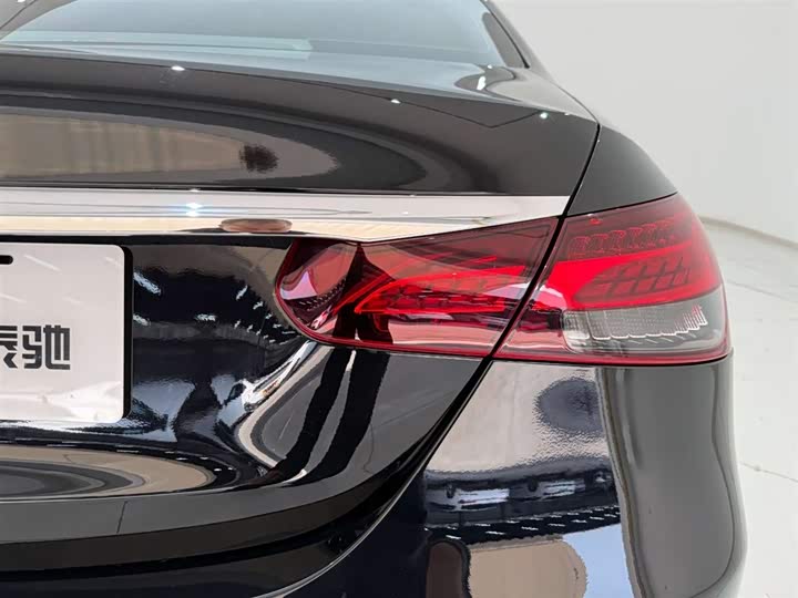 Mercedes-Benz E-Class 2023 E 300 L — фото 10