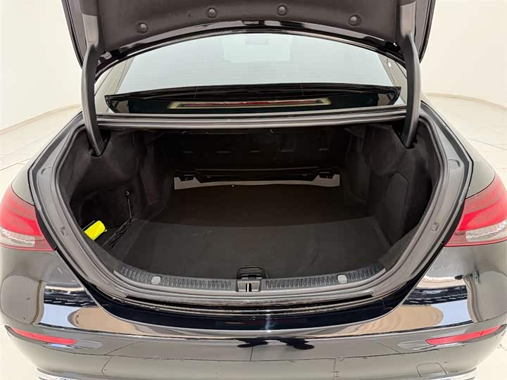 Mercedes-Benz E-Class 2023 E 300 L — фото 14