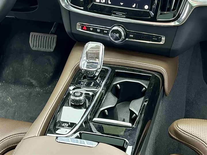 Volvo S90 Hybrid 2024 Hybrid 4 WD — фото 10