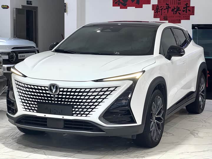 Changan UNI-T 2022 1.5 T Premium — фото 1