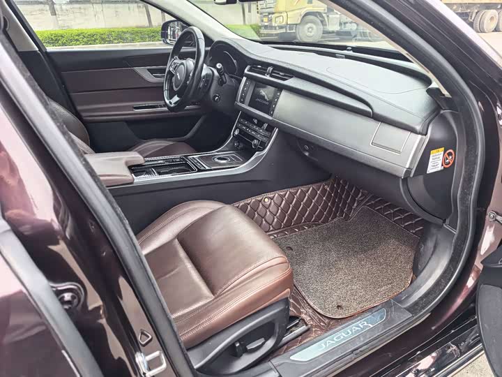 Jaguar XFL 2017 XFL 2.0 T 240 PS — фото 5