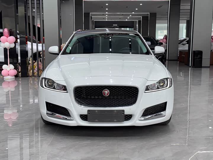 Jaguar XFL 2017 XFL 2.0 T 200 PS — фото 3