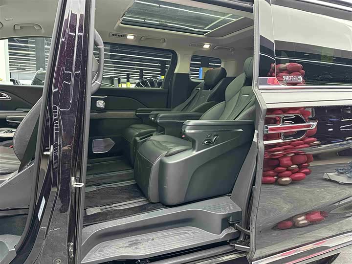 Hongqi HQ9 PHEV 2024 2.0 T 4 WD — фото 7