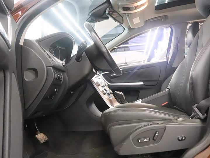 Volvo XC60 2016 T 5 — фото 12