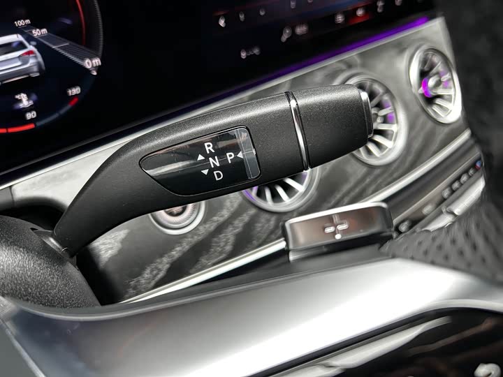 Mercedes-Benz CLS 2023 CLS 300 — фото 11