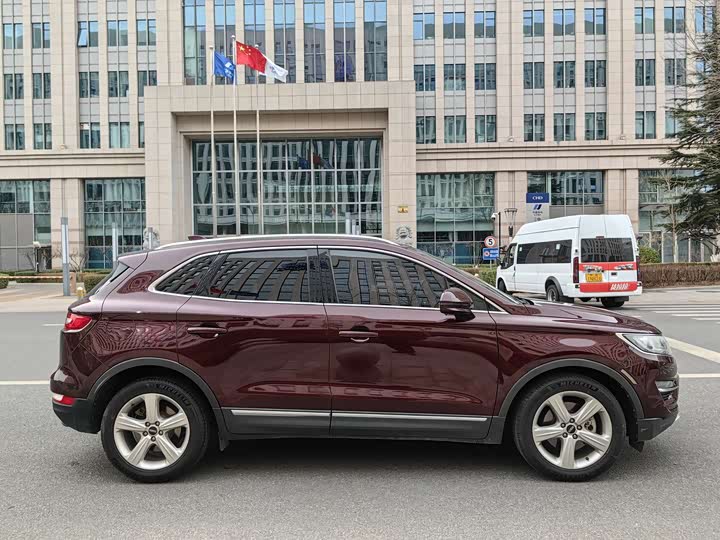 Lincoln MKC 2017 2.0 T 2 WD — фото 6