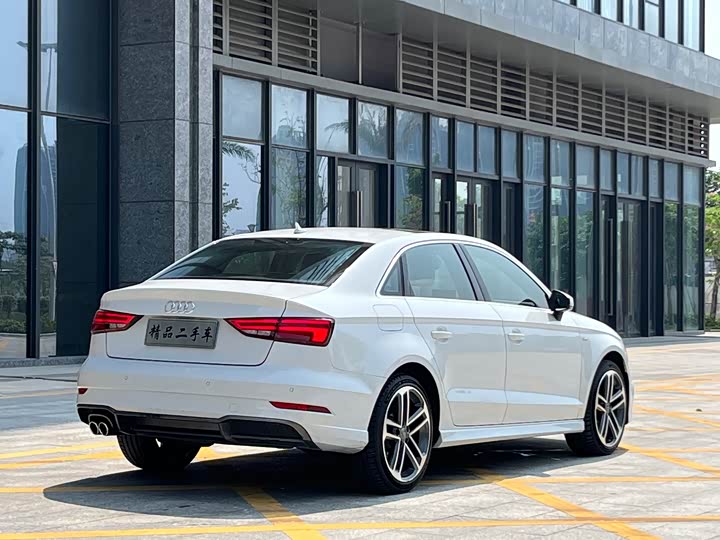 Audi A3 2018 30 Limousine 35 TFSI — фото 6
