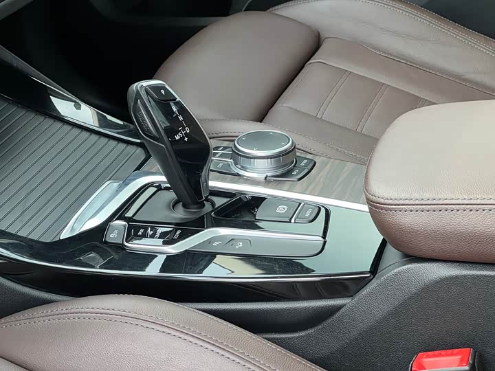 BMW X3 2019 x Drive 28i — фото 14
